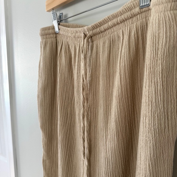 Alfred‎ Dunner Beige Crepe Textured Pants - Picture 2 of 13